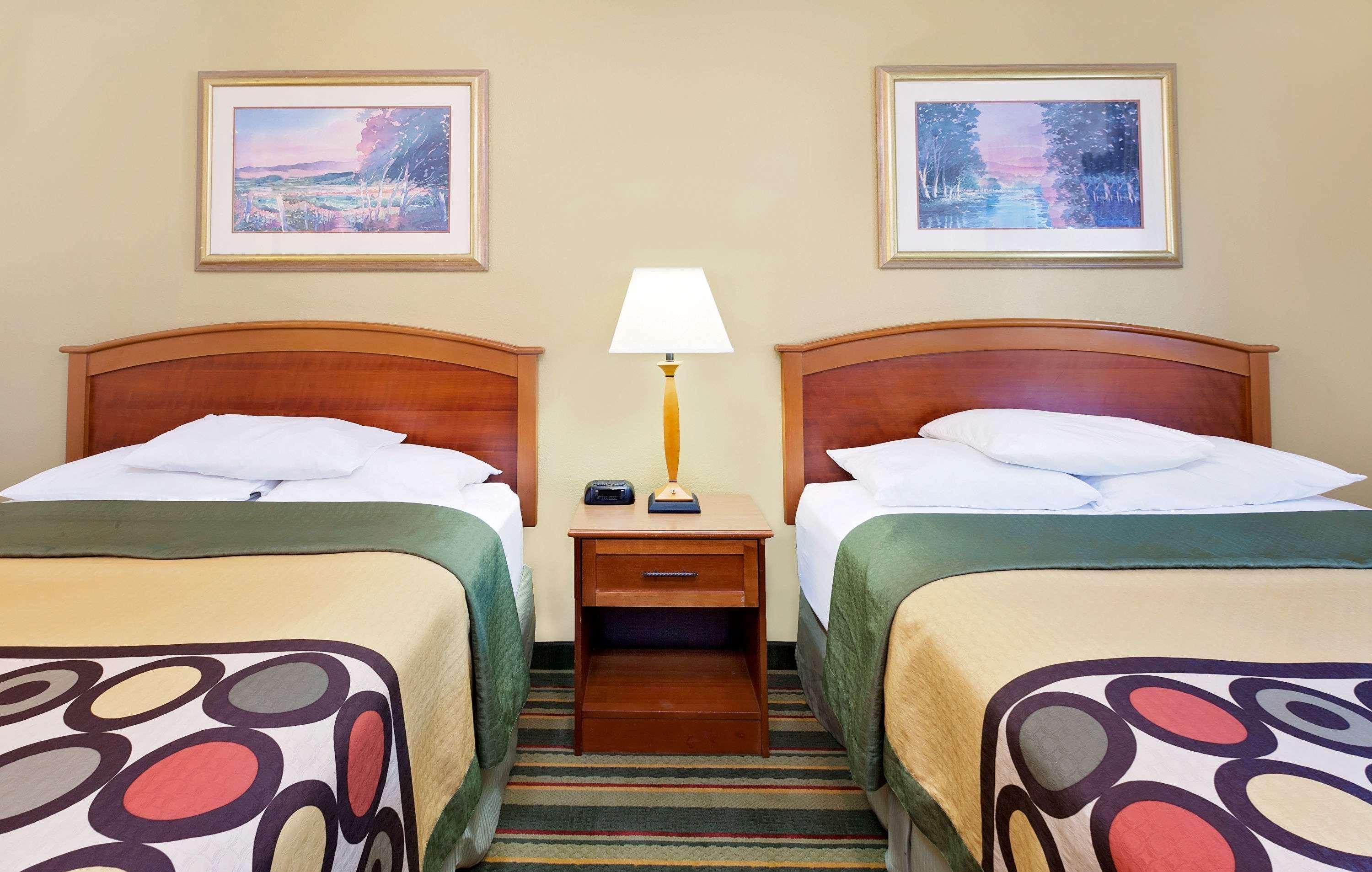 Super 8 By Wyndham Mt. Pleasant Hotel Mount Pleasant Ngoại thất bức ảnh