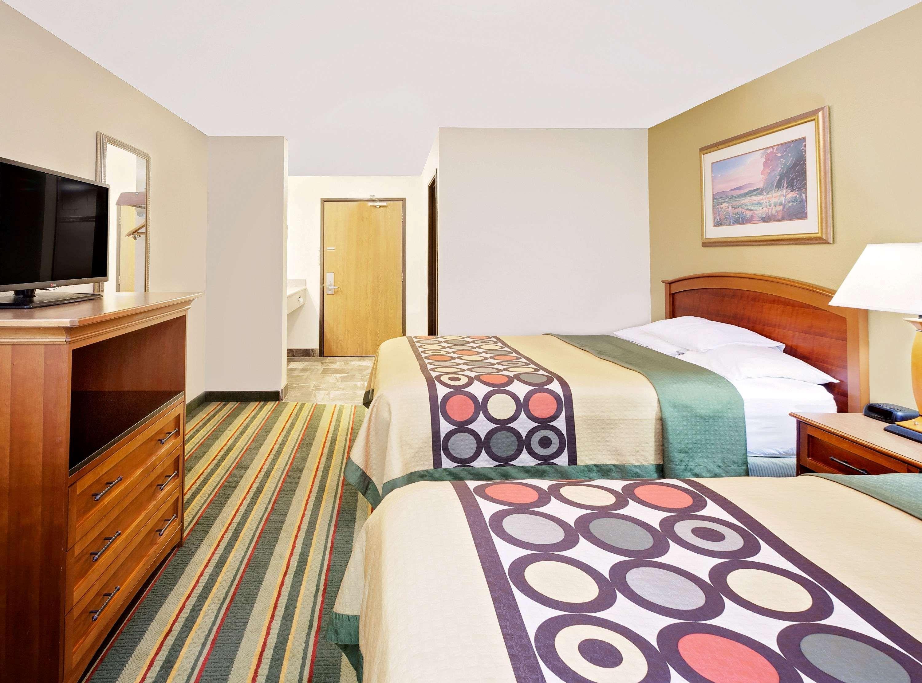 Super 8 By Wyndham Mt. Pleasant Hotel Mount Pleasant Ngoại thất bức ảnh