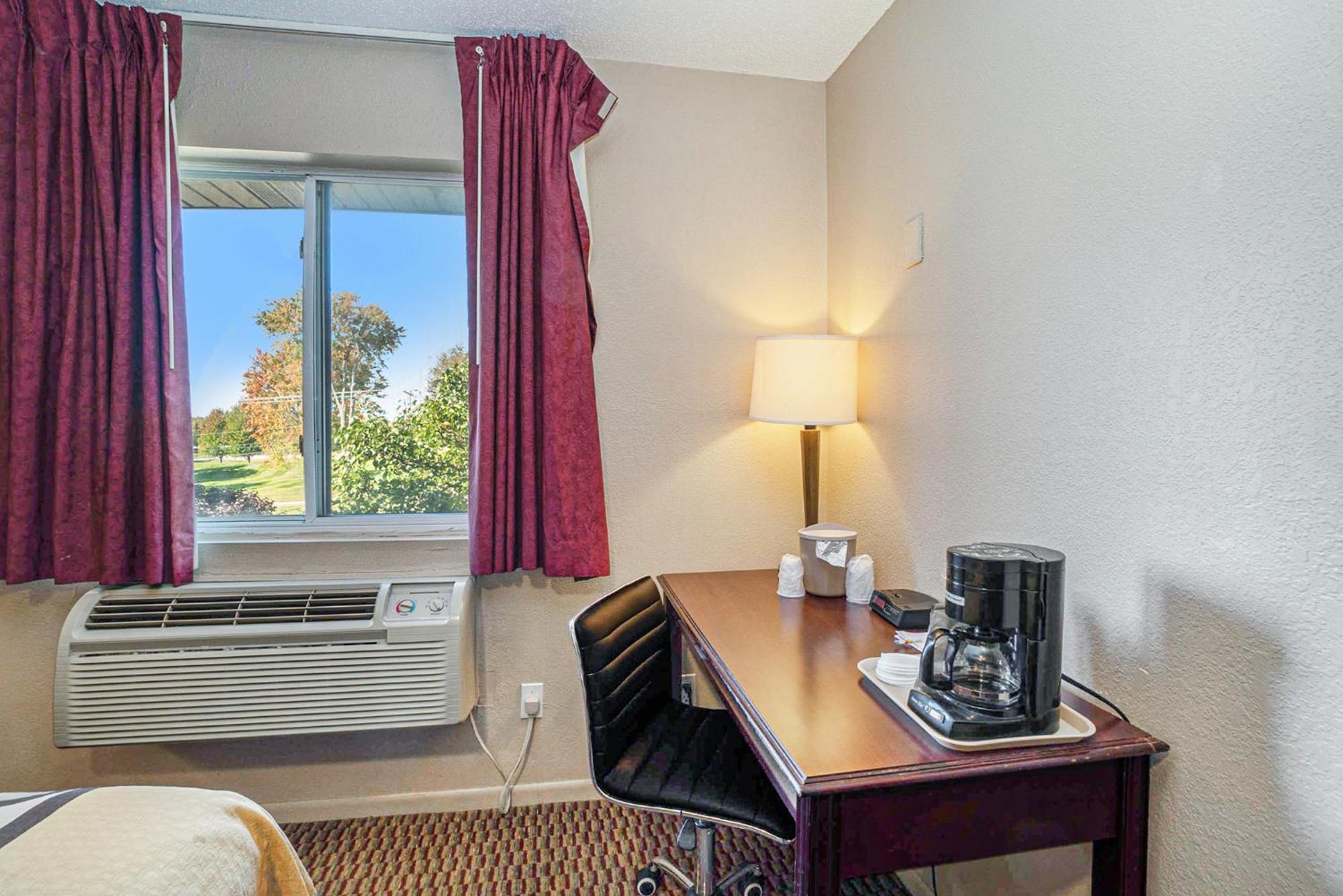 Super 8 By Wyndham Mt. Pleasant Hotel Mount Pleasant Ngoại thất bức ảnh