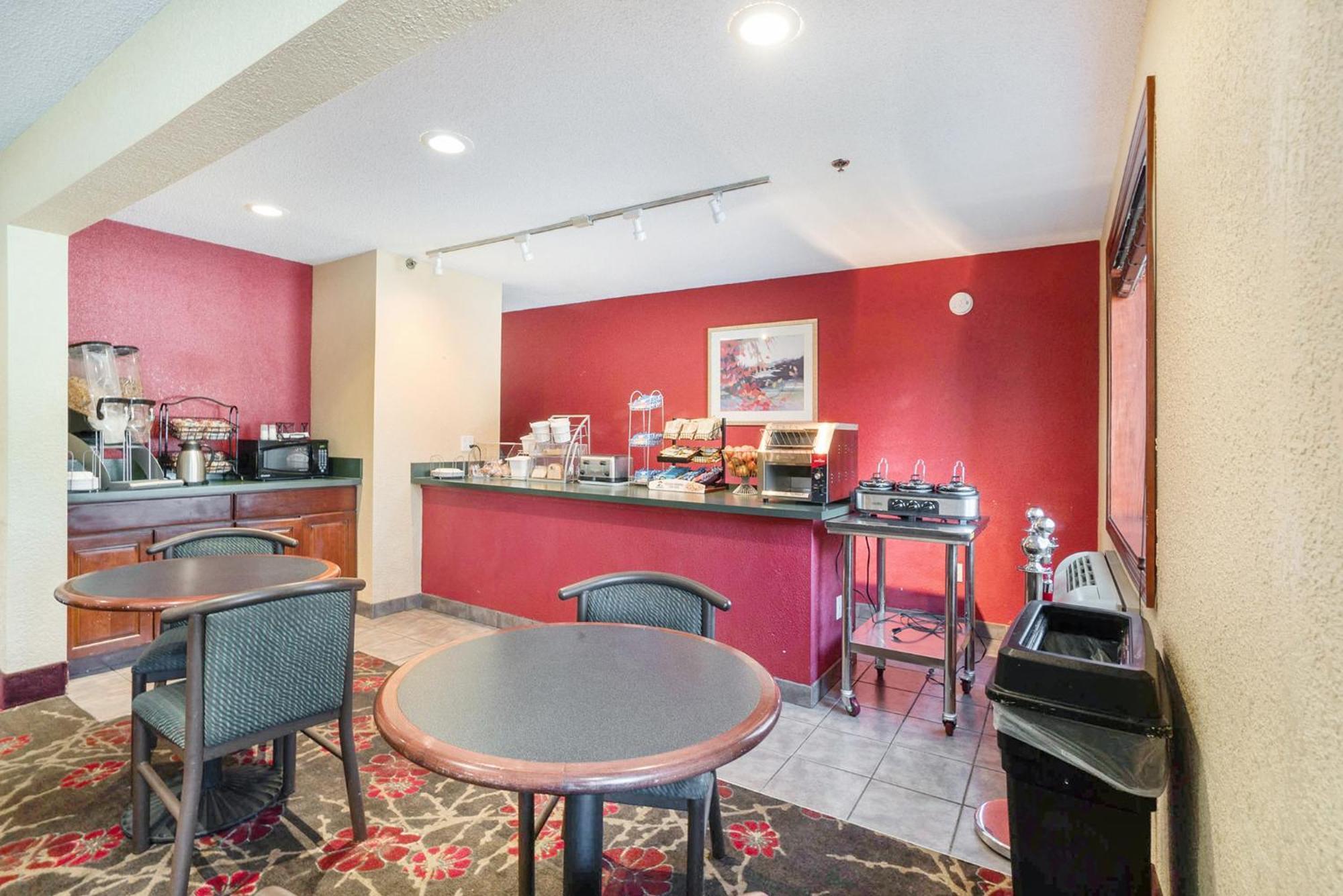 Super 8 By Wyndham Mt. Pleasant Hotel Mount Pleasant Ngoại thất bức ảnh